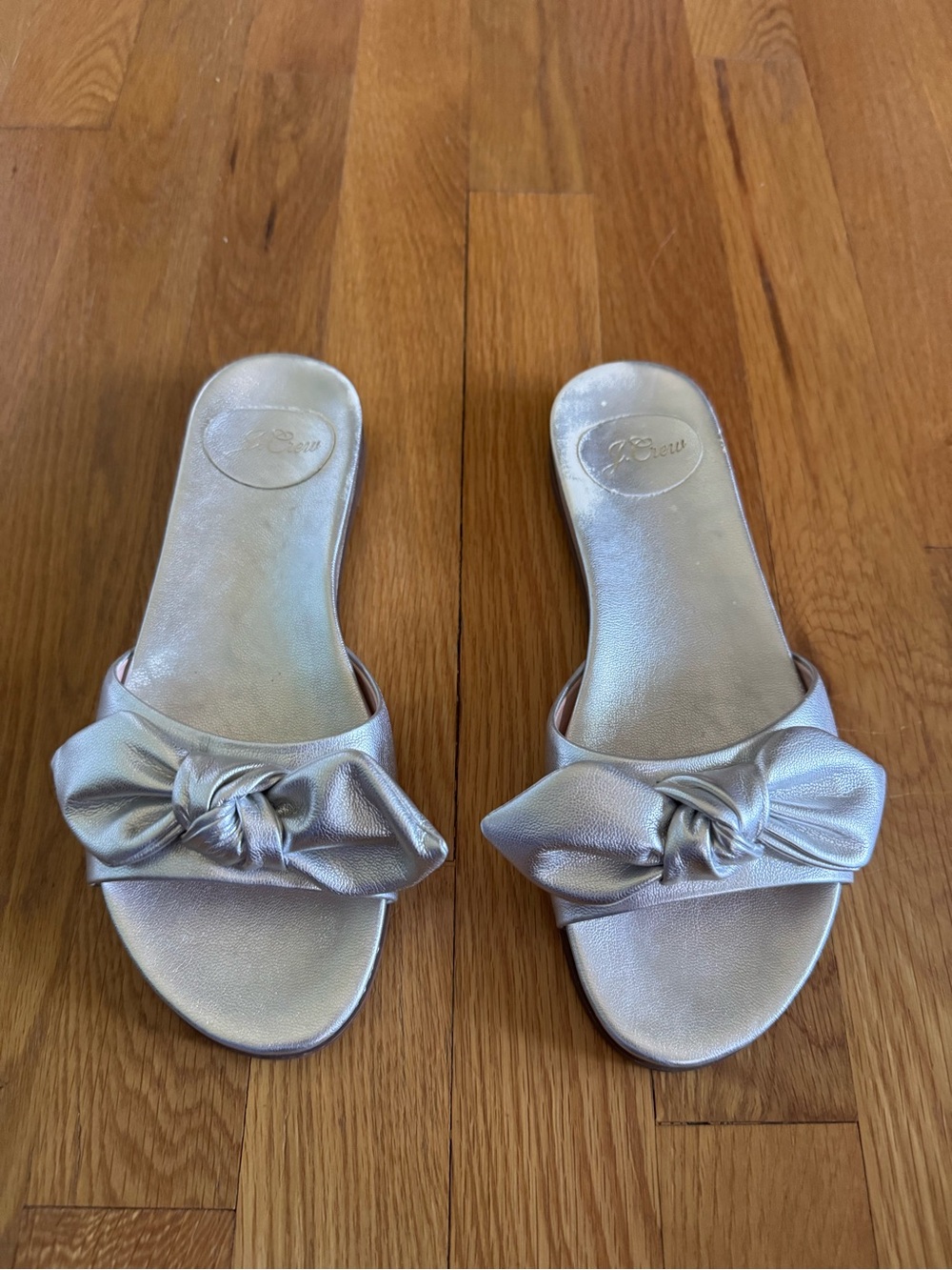 J.Crew Silver Metallic Bow Flat Slide Sandals Luxury Metallic - size 6
